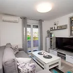 Modern Apartment Luka In Pula