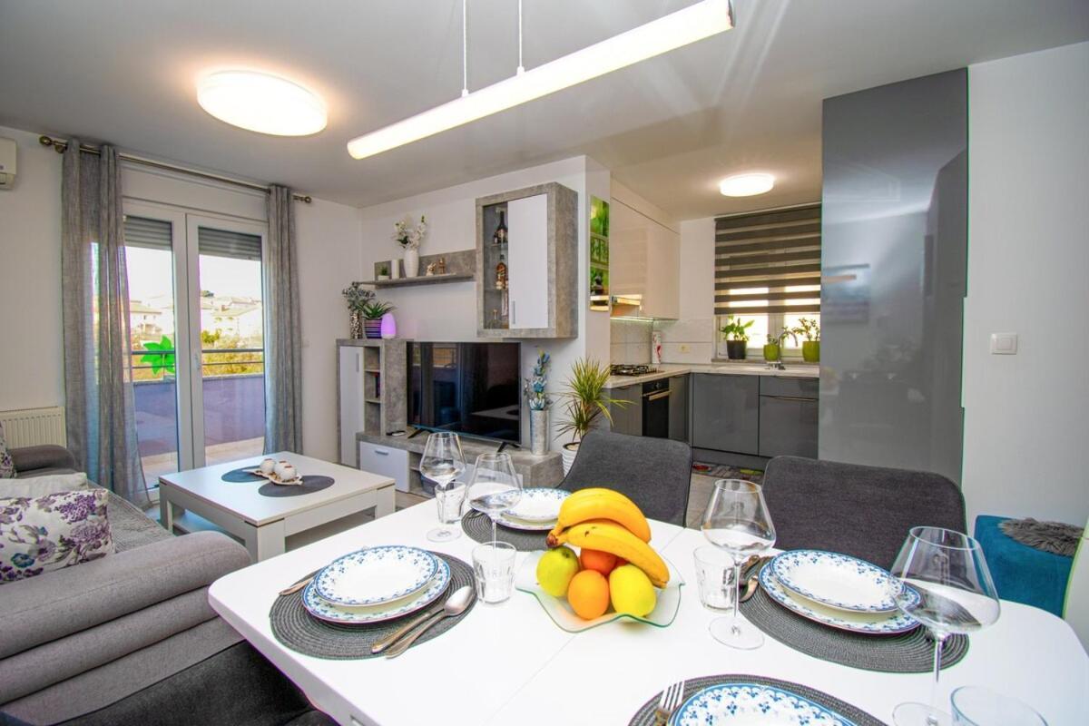 Apartment Modern Luka In